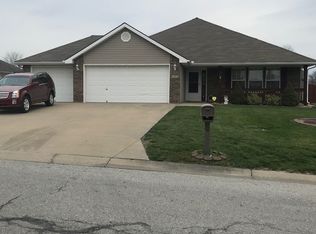 702 SW Harvest Cir, Grain Valley, MO 64029