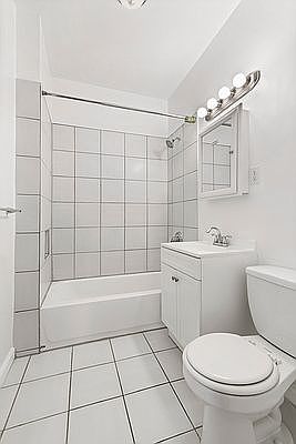 3rd image of 759 Putnam Ave APT 3R