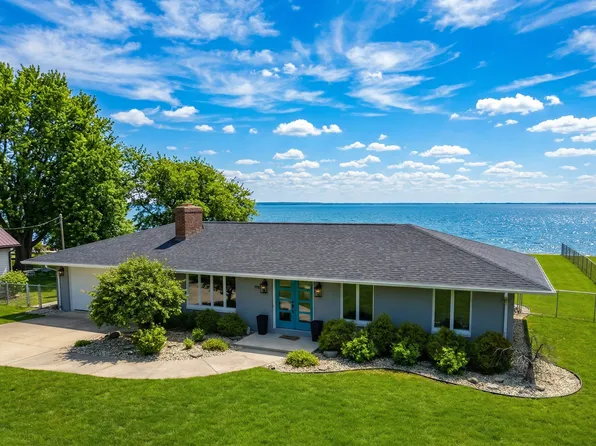 940 E Hickory Grove Rd, Pt Clinton, OH 43452