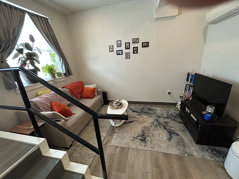 224 Hall St #3 — Photo 2
