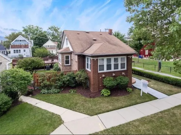 6817 N Ottawa Ave, Chicago, IL 60631