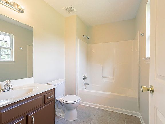 4th image of 110 Ziffell Dr