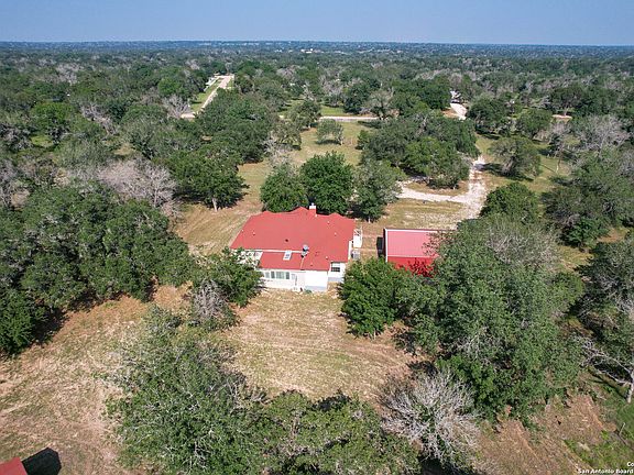 4th image of 210 County Road 7812