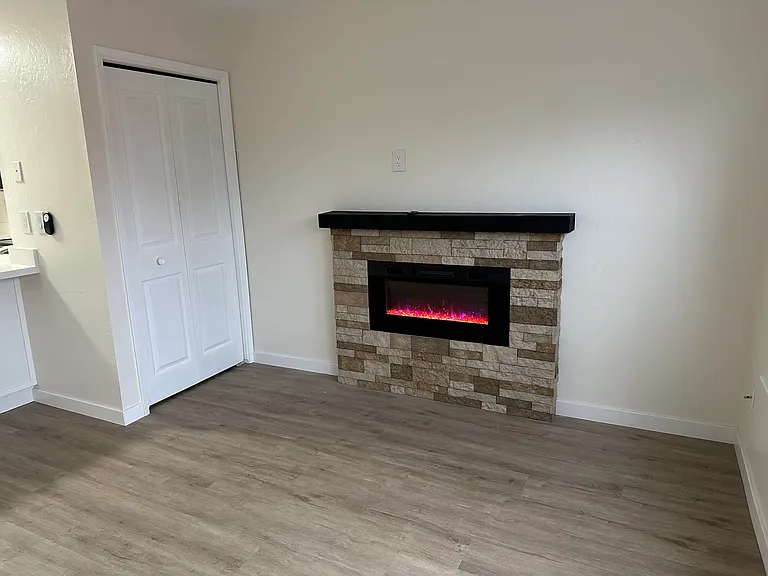 115 Lloyd Ct — Photo 3