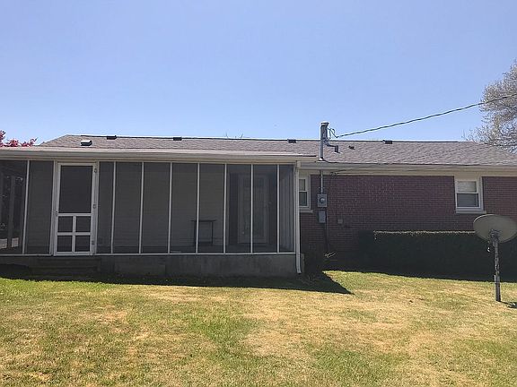 3rd image of 418 Hume Dr