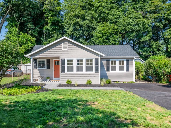 84 Overlook Avenue, Bristol, CT 06010