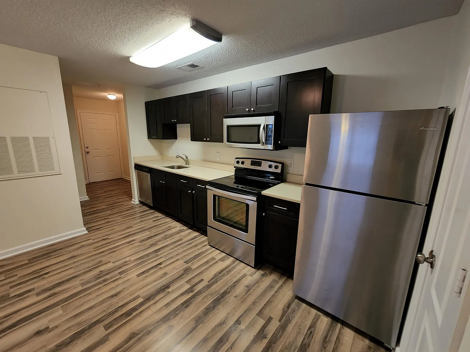 1 bed, 504 sqft, $1,000 — Photo 3