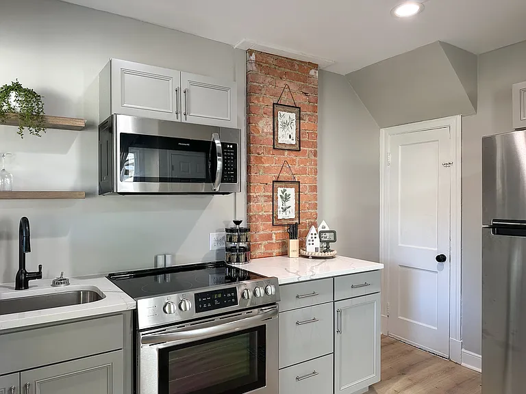 322 Florence Ave #B — Photo 8