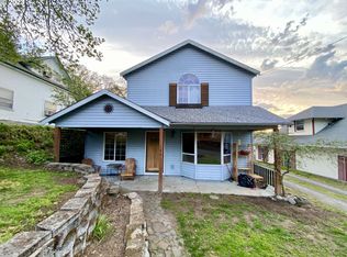 304 Center St, Mosier, OR 97040