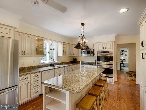 4th image of 2300 Birmingham Ct