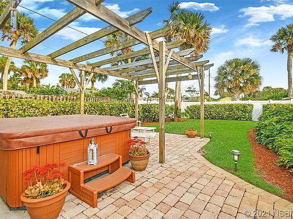 4th image of 21 Sand Dune Dr
