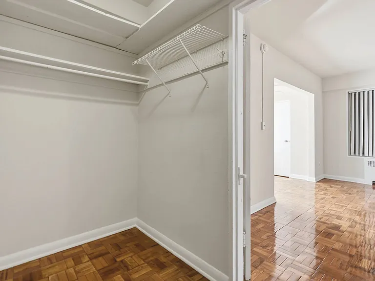 Empire Apartments — Photo 13