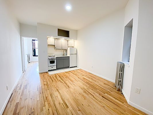 1st image of 2335 1st Ave APT 4C