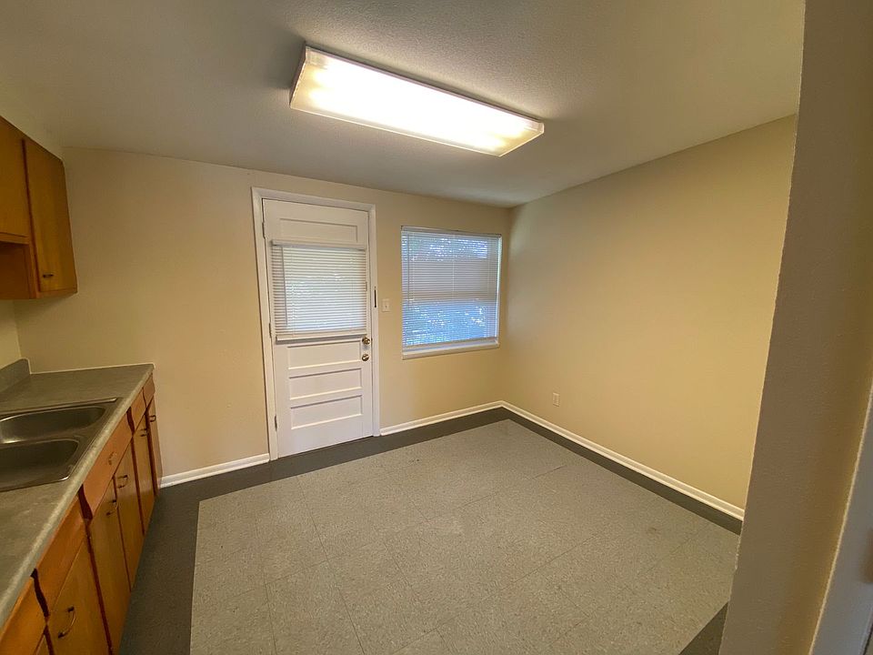 801 S Maguire St Cedar Crest 801 S Maguire St Warrensburg MO Zillow