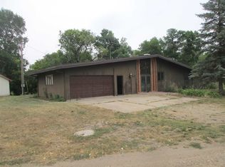 2410 75th St NW, Minot, ND 58703