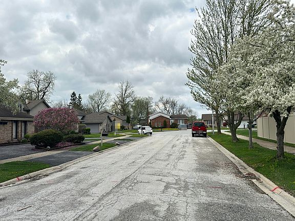 5th image of 3247 192nd St