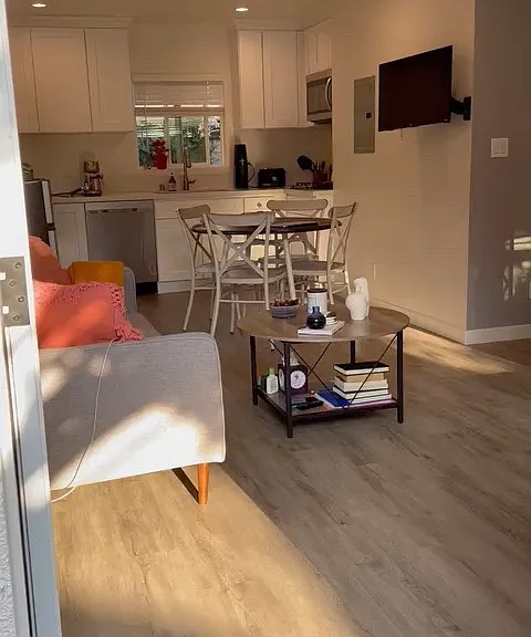 2238 Veteran Ave — Photo 5