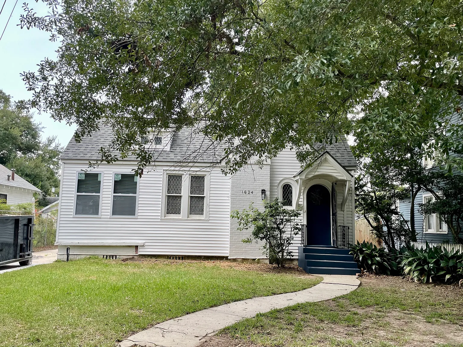 2 bed, 1800 sqft, $2,250 — Photo 1