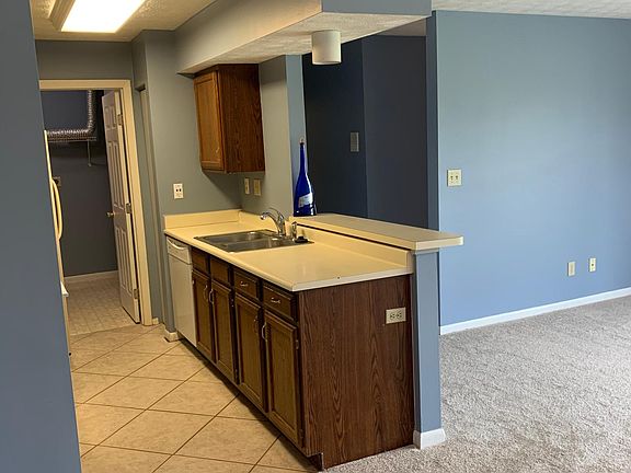 4th image of 132 Mallard Glen Dr APT 4