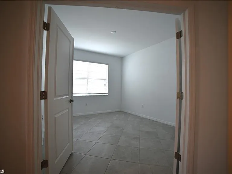 2665 Vine Ave — Photo 11