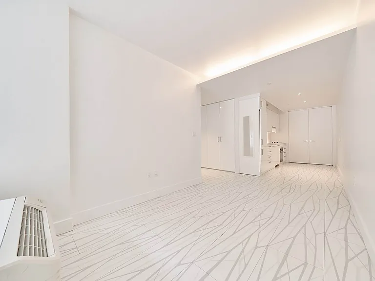 329 Pleasant Ave #1B — Photo 10