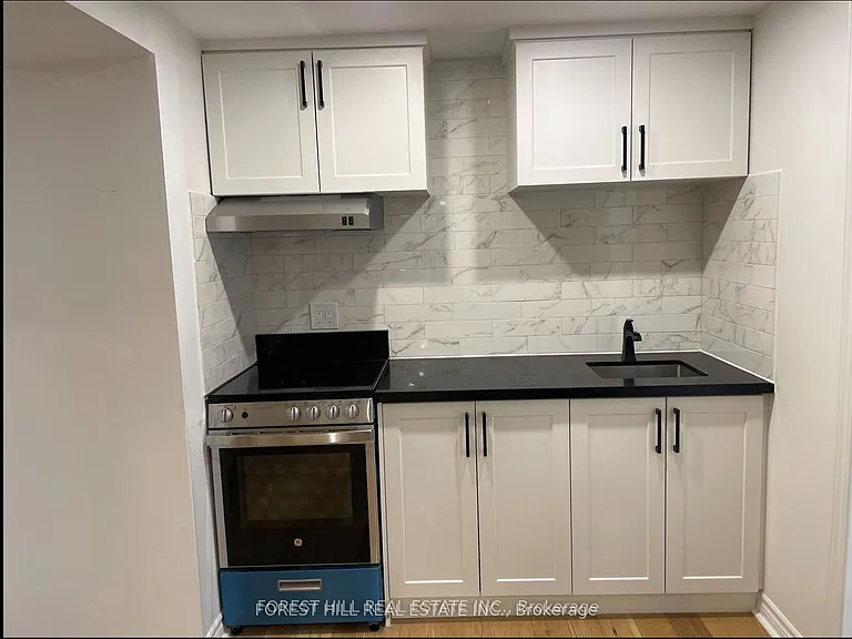 52 Adventure Cres #BASEMENT — Photo 3