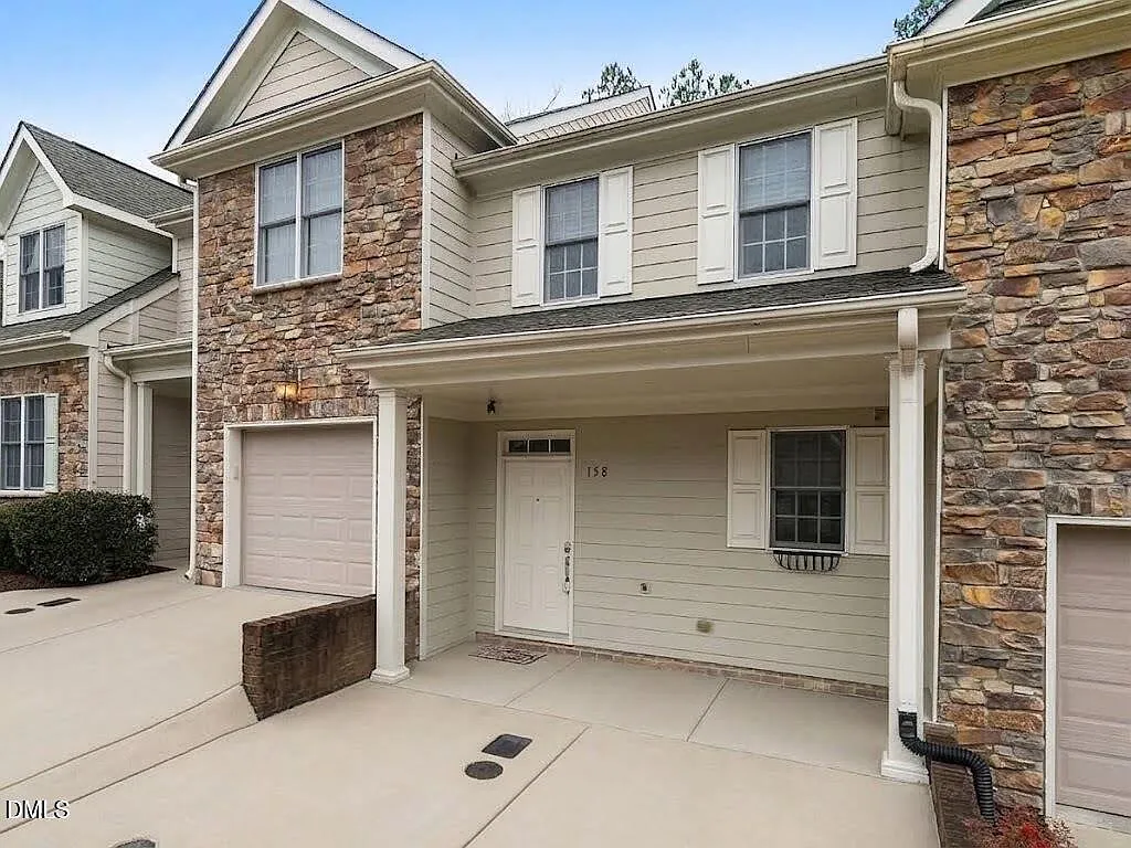 3 bed, 2.5 bath, 1454 sqft, $1,600 — Photo 2