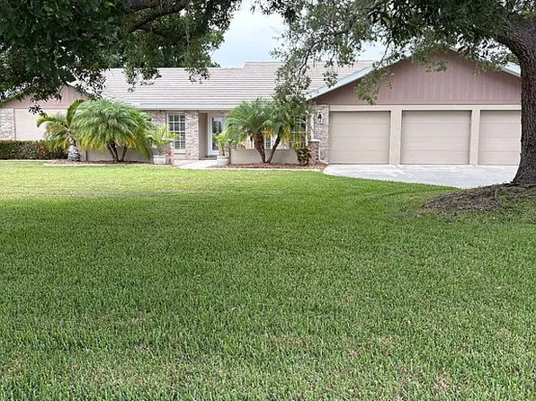 7913 Broadmoor Pines Blvd, Sarasota, FL 34243