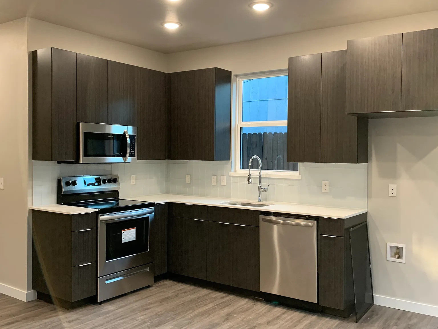 3 bed, 1.5 bath, 1435 sqft, $1,700 — Photo 3