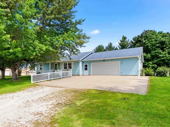 210 N Kent St, Yates City, IL 61572