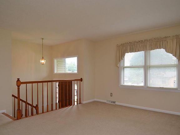 3rd image of 1900 Cottonwood Dr
