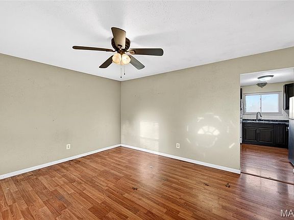 2nd image of 2715 Creekwood Manor Ln