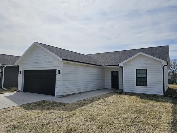 726 N Cedar St, Ottawa, KS 66067
