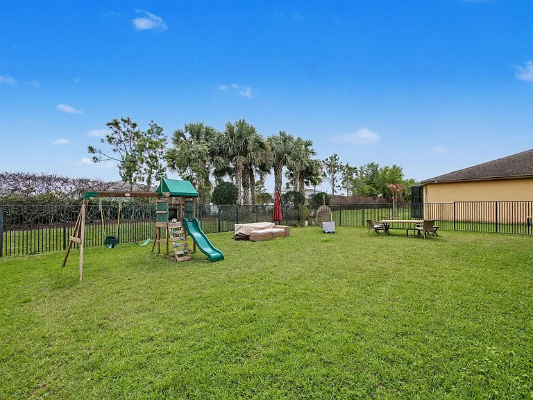 11316 SW Barton Way — Photo 6