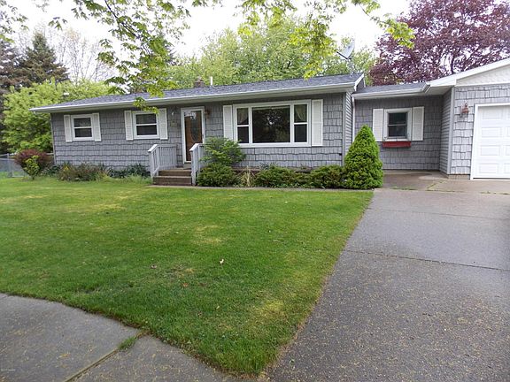 2nd image of 905 Elder Ln