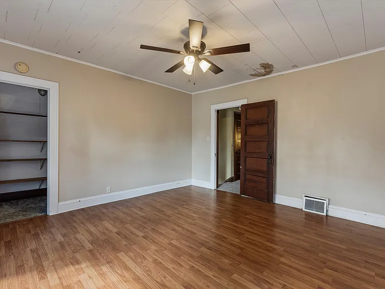 1011 Jackson St — Photo 5