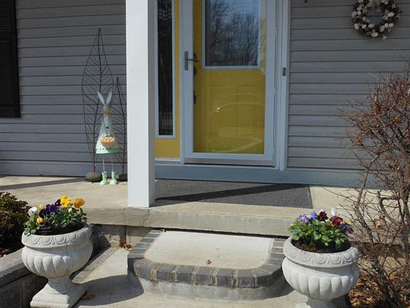 Front porch entrance