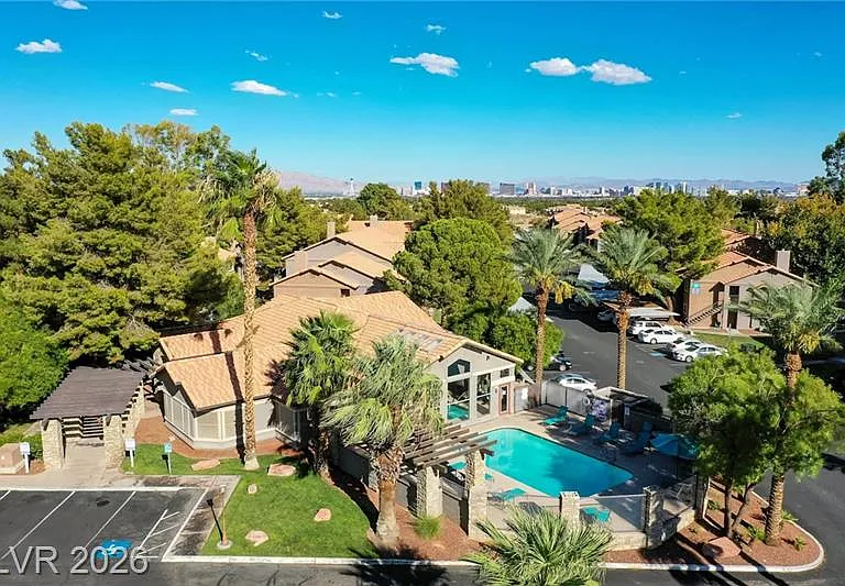 2750 S Durango Dr — Photo 41
