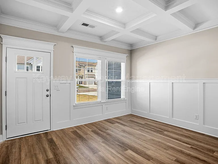 2106 SE Denmark Ave — Photo 4