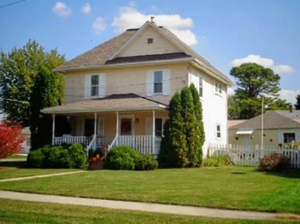 820 N Chestnut St, Kewanee, IL 61443