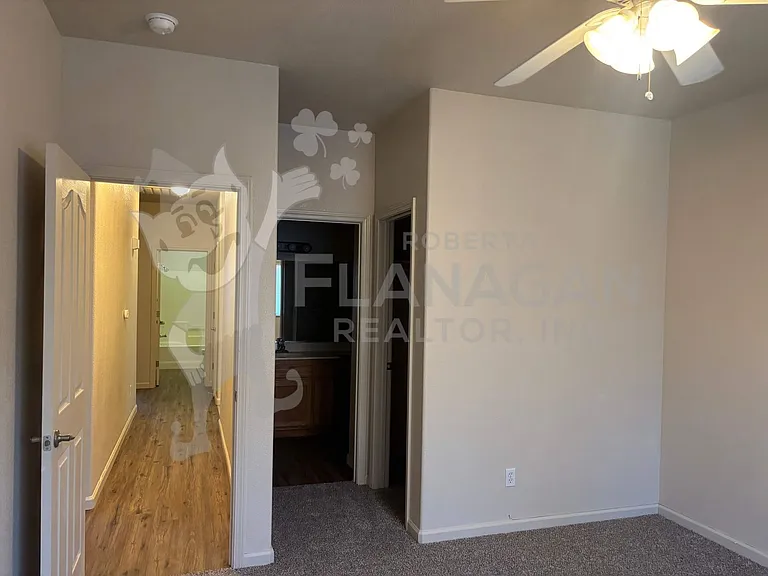 2845 N Mountain Spring Ct — Photo 6