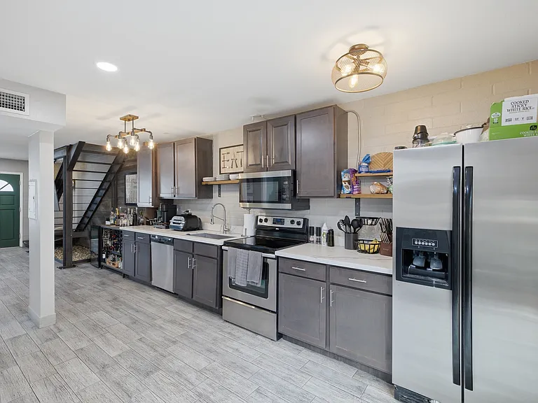 4846 N Woodmere Fairway #8 — Photo 9