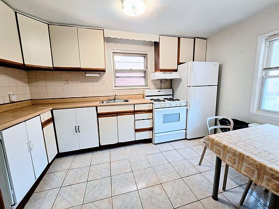 5th image of 30-16 32nd St #2R
