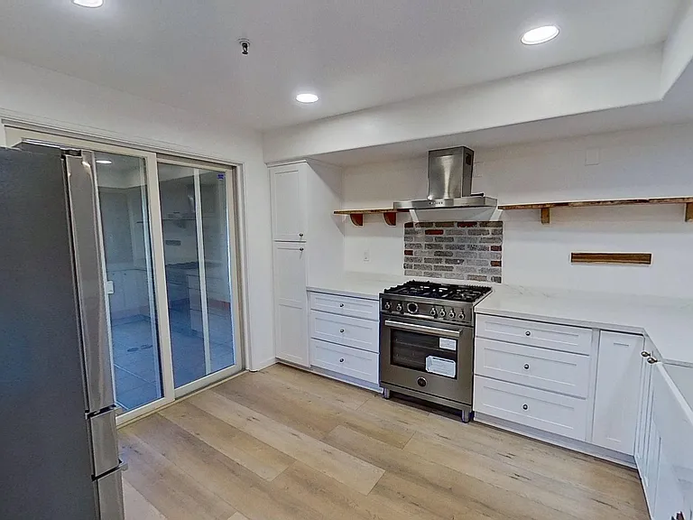 200 Pacific Coast Hwy #216 — Photo 3
