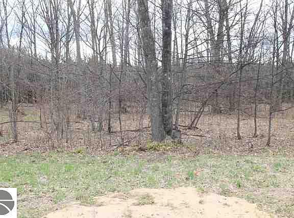 3rd image of 4409 Weatherwood Dr #14
