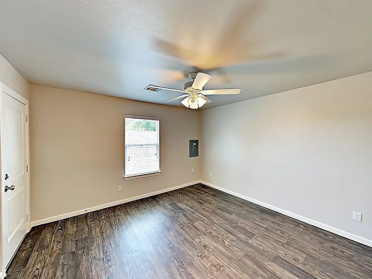 4920 Avion Ct — Photo 7