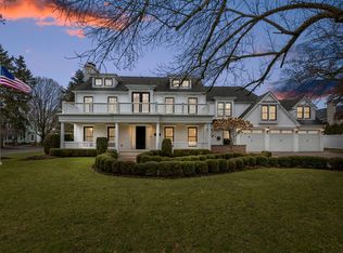 615 Easton Ave, Geneva, IL 60134