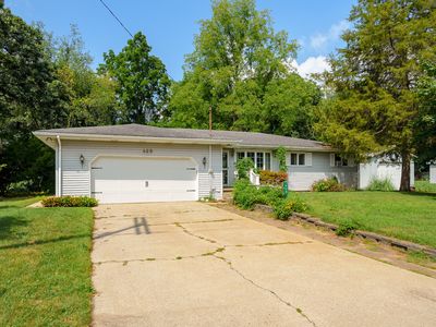 429 W Crooked Lake Dr, Kalamazoo, MI, 49009