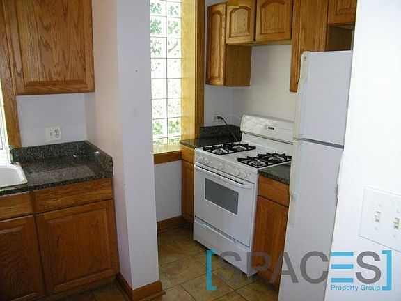 5th image of 1400 W Belle Plaine Ave APT 1