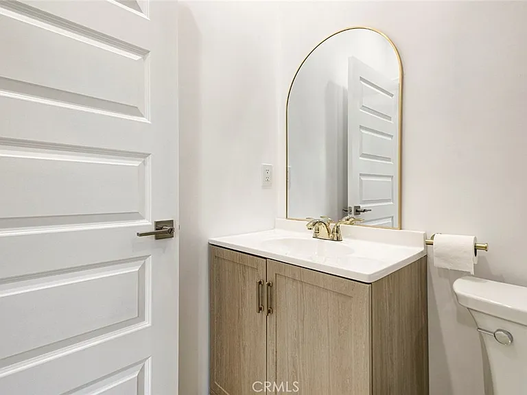 20502 Lull St — Photo 10